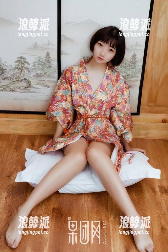 GIRLT果团网 - little贝壳喵黑白写真图集：一言不合爱上极简，也不怕富贵气！