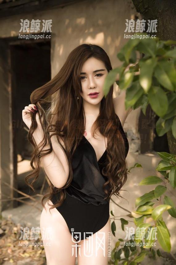 GIRLT果团网 - 酸酱兔又来了，免费奉上牛仔裤作品——来被美貌轰炸吧！