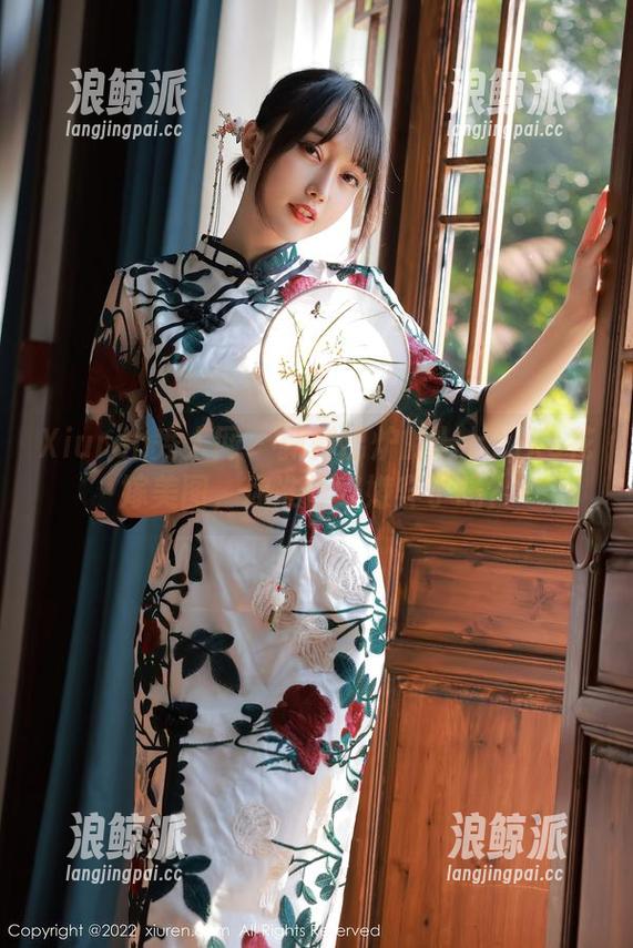 Xiuren秀人网 - 新鲜出炉的七七kiko花嫁美图，你准备好嫌弃了吗？