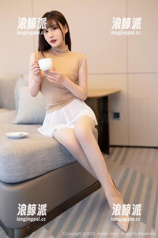 Xiuren秀人网 - 尤妮丝Egg和她的比基尼高清挑战，竟然在沙滩上找到一只会游泳的蓝色海星？