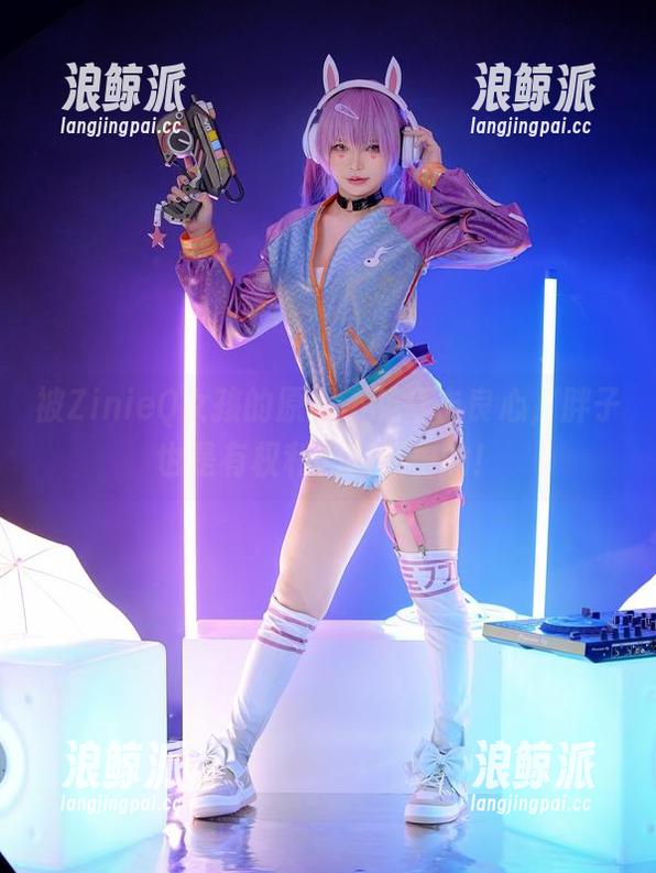 ZinieQ 被ZinieQ女孩的原图不断打击良心,胖子也是有权利翩翩起舞的!