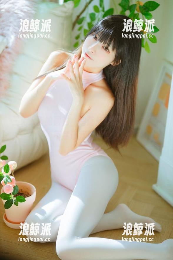 三无人型的图包，碧蓝航线柴郡的绚烂夜梦，不禁让我想多喝几杯。