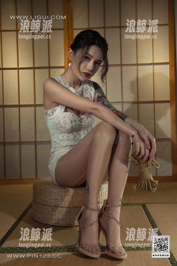 丽柜 - 菲菲如是说：修女不是教条，写真集精选就是让你惊讶的日常！