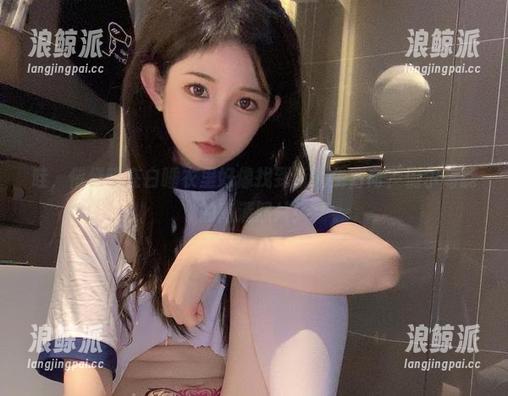 哇，倦倦喵在白睡衣里好像找到新人生方向？偶尔高能的高清照片！