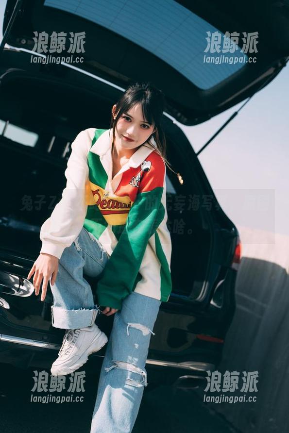 兔子Zzz不吃胡萝卜 兔子Zzz不吃胡萝卜的无妄海写真,原图不知道在表达啥。