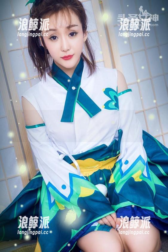 头条女神 - 从原图到套图，蔡楠的职业装里竟隐藏了这么多逗趣！