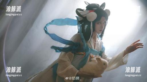 婚纱里躲着的高清奶狮不咬人，你能找到她吗？