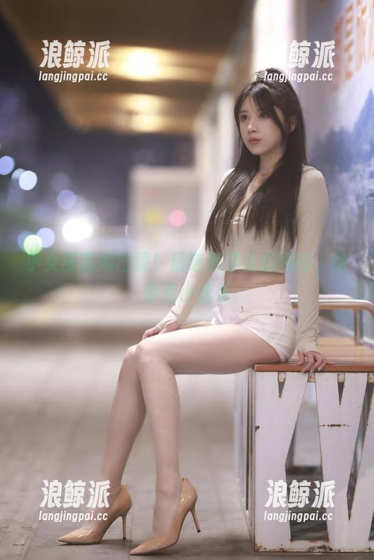 小女巫露娜出镜！精选裤里丝的同时，给你点小欢乐