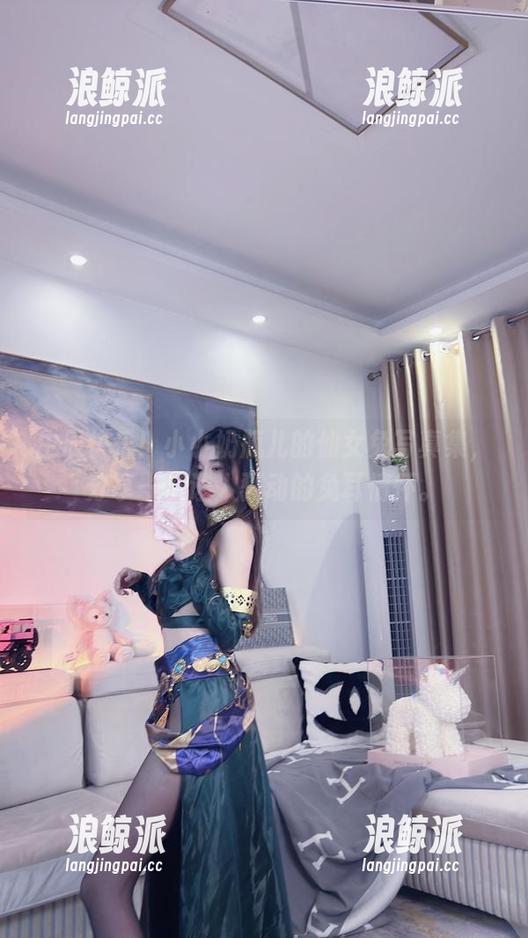 生辰快乐！小小奶瓶儿的仙女兔写真集，分享一波让人骚动的兔耳情怀。