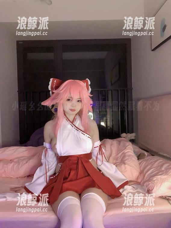 小瑶幺幺的自拍全集，里面显然藏着不为人知的趣味盲点。