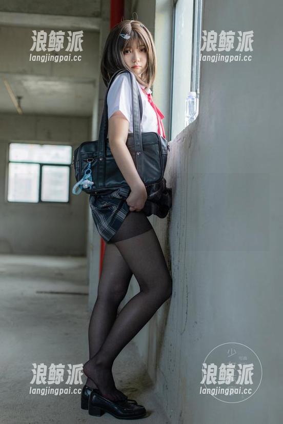 少女秩序-晞可 少女秩序 - 晞可运动风,最新美图中竟然没发现任何流汗的痕迹,难不成她的运动是静态的?