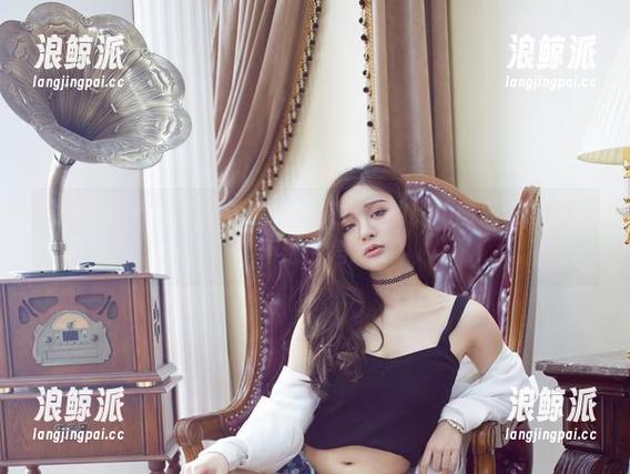 尤物馆 - 高清不止于脸——艾小青的旅拍图册让你捉摸不透的角度