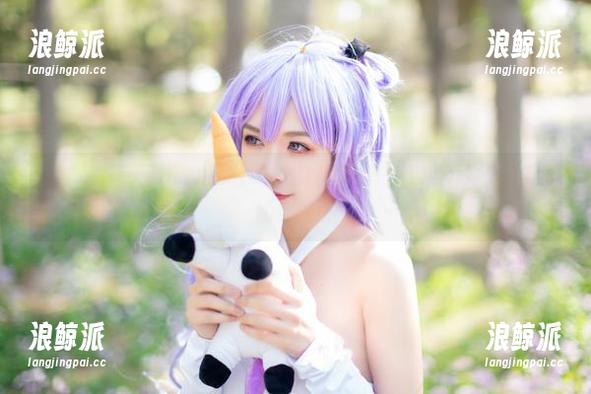 希希_啾每天都在美图更新中化身魅魔，千万别因为她太好看而心慌哟！