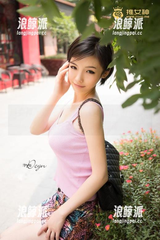 推女神 - 清纯不无聊，萌琪琪Lrene的精选图片正好符合你期待
