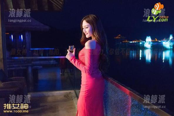 推女神-赵馨玥 推女神 - 赵馨玥私拍,这连体衣的魔力,你信不信?美图出奇的无聊!