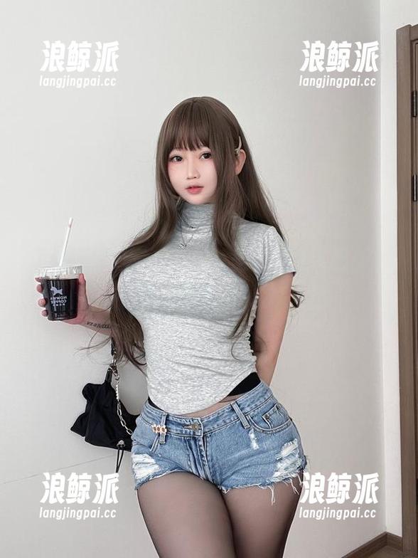 是依酱吖 是依酱吖的套装,图片里有种让人想要下载就收藏的魅力