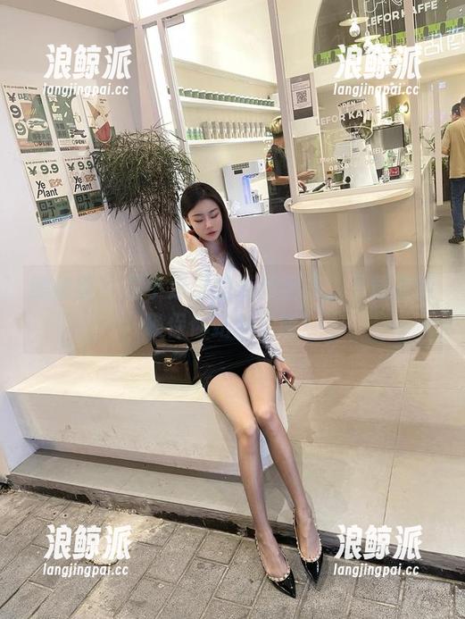 微密圈 - 是小逗逗的美腿全集，下载前请确保你站稳了哦！