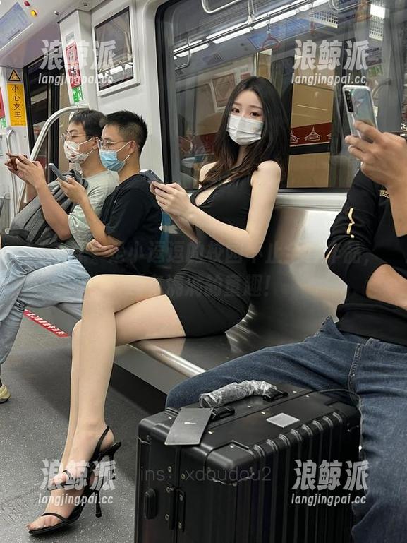 微密圈 - 是小逗逗的校园不止全套作品，还有满满的童趣！