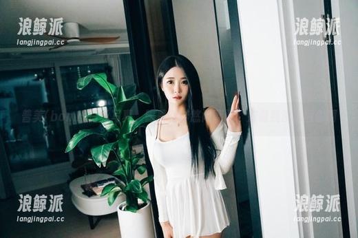 普美(bomi)白丝写真，喝着咖啡悠闲翻阅，别说我没提醒你啊
