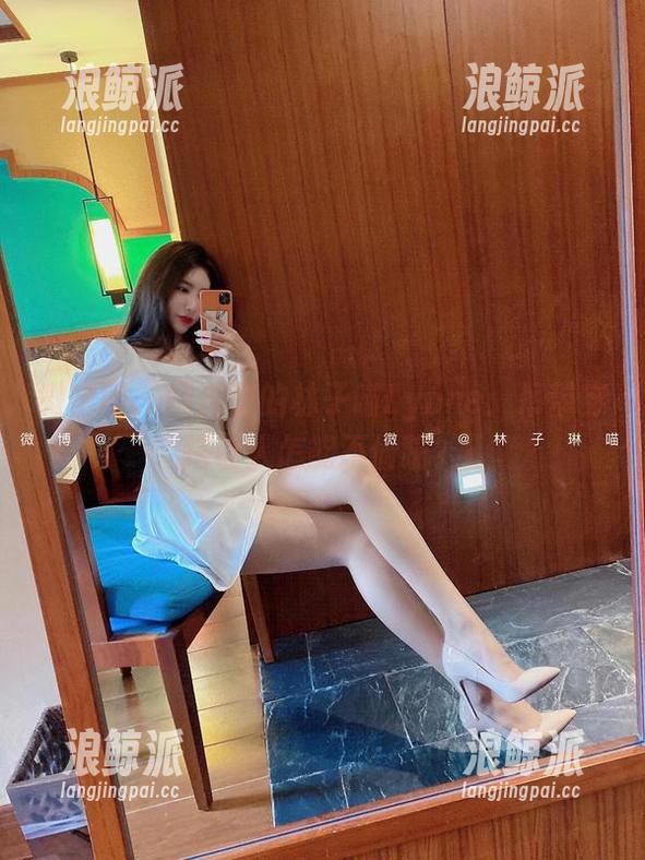 微密圈 - 图库里的林子喵Lynne：吊带穿搭让人怎能不偷瞄？