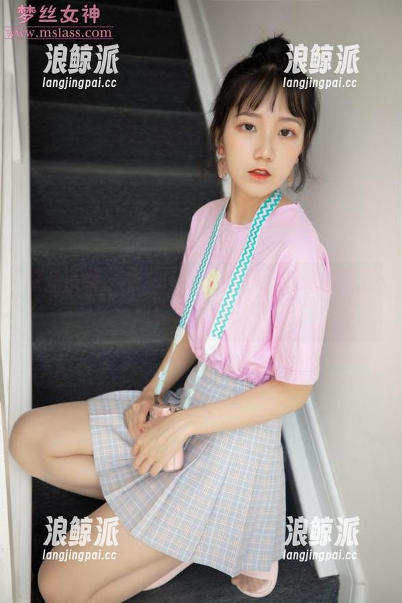 梦丝女神-乔儿 梦丝女神 - 快来“踩”高跟!乔儿的网盘新动作,下载不停!
