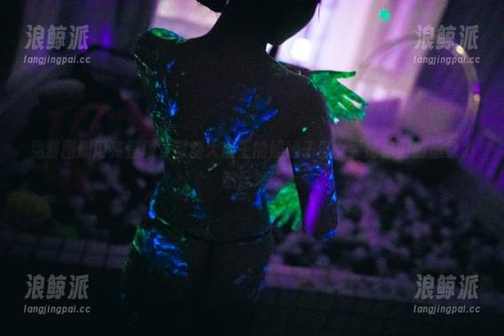 免费图册闪亮登场，甜糖大魔王的妈妈子巫女要把你们的想象力燃起来！