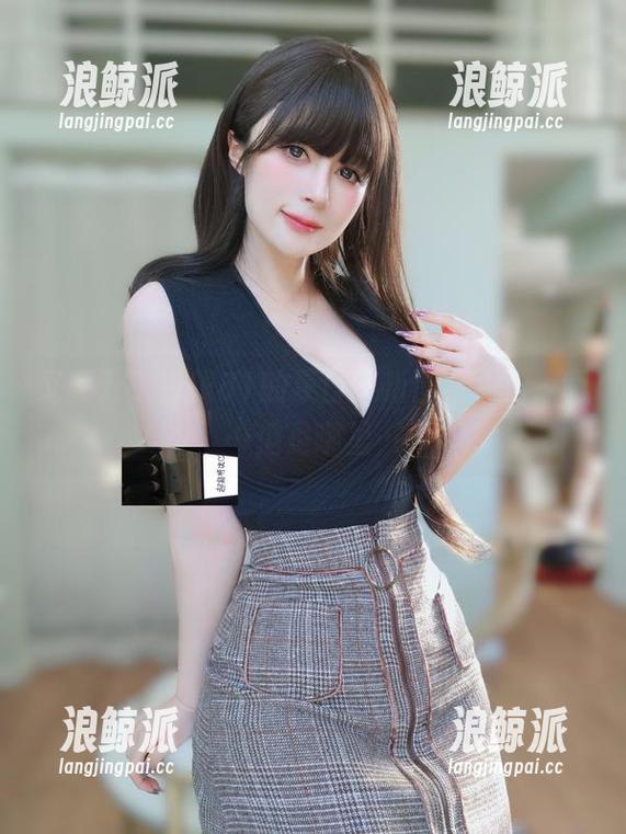 又翻开了白银81的夏日最新图集，清凉啊…但是哪里…
