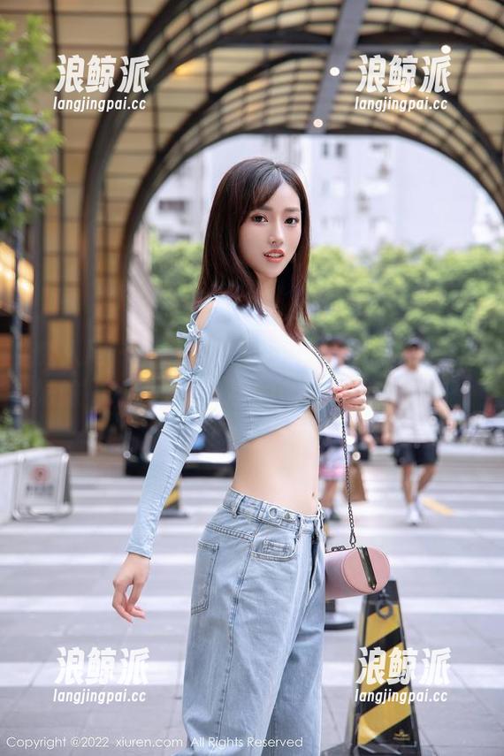 秀人网 - 高清图册里的“Jennifer小若妹妹”：把“妹”字的意思玩出花样来。