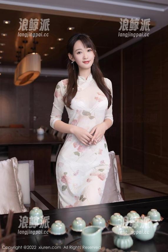 秀人网 - 无圣光，奶瓶土肥圆竟然给透明套图添了几分逗趣
