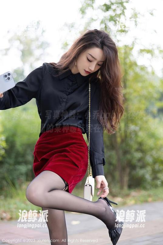 秀人网 - 写真神器：小乔babyb在体操服里的某种暧昧实在耐人寻味