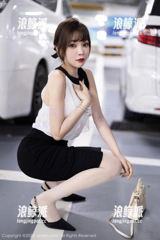 秀人网-抖娘利世 秀人网 - 抖娘利世女孩的记录:在图片间穿梭,资源却让我盯着不放