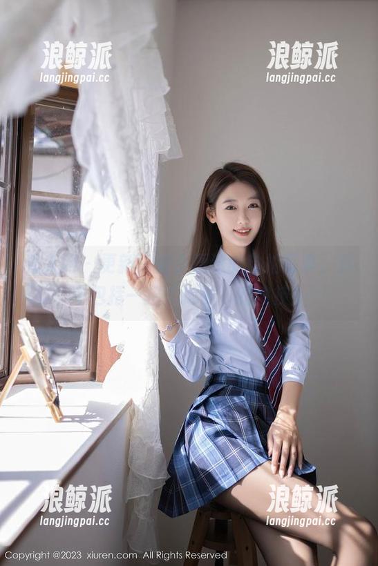 秀人网-是小逗逗 秀人网 - 更新!是小逗逗的自拍写真,其中包括一招“抢镜”的神技!