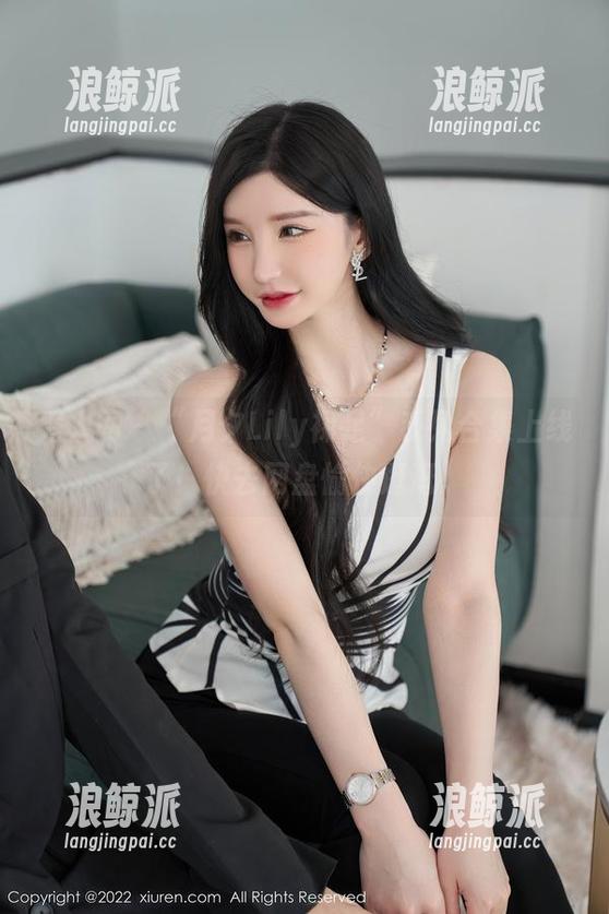 秀人网 - “月夕Lily裸足”系列合集上线了！快去网盘愉快逛逛。