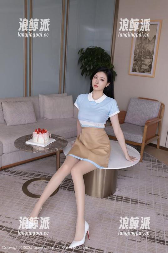 秀人网 - 李丽莎校园游，随手一拍全套图片等着你