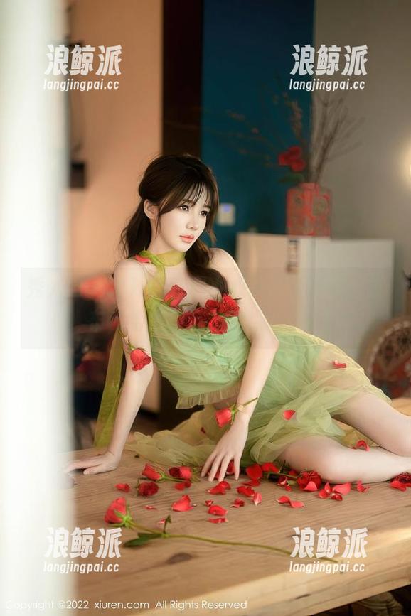 秀人网 - 阿汁的私房小心机，原图独家发布，给女神范儿加点调料！