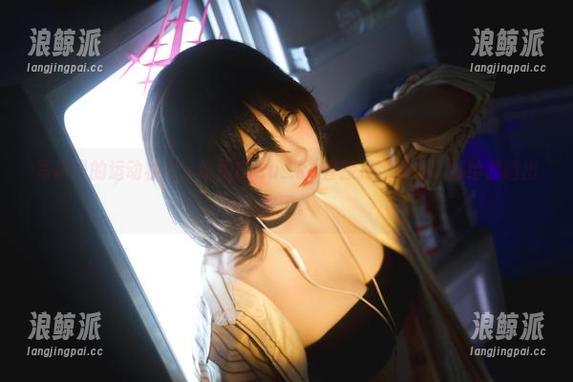 写真里的运动状态，纸悦Etsu_ko直接把“锁骨”都给我晒出来了。