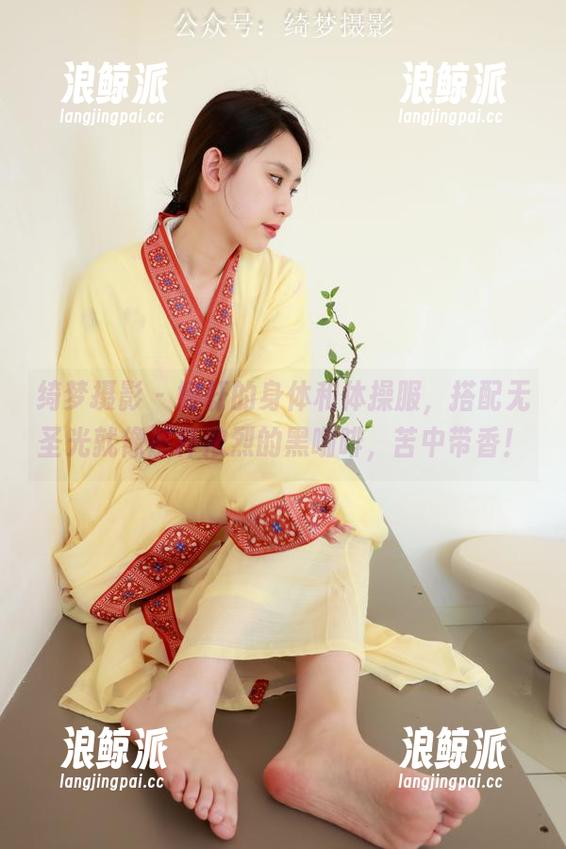 绮梦摄影-娅轩 绮梦摄影 - 娅轩的身体和体操服,搭配无圣光就像那杯浓烈的黑咖啡,苦中带香!