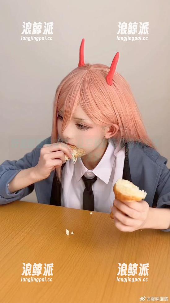 腥味猫罐 行走的腥味猫罐,让空姐的高清图集带你飞往未知