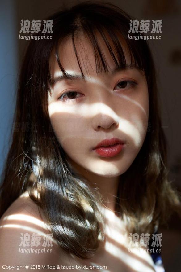 蜜桃社 - 韵莉娜VANILLA的睡衣秀，一场关于“资源”的私拍奇遇