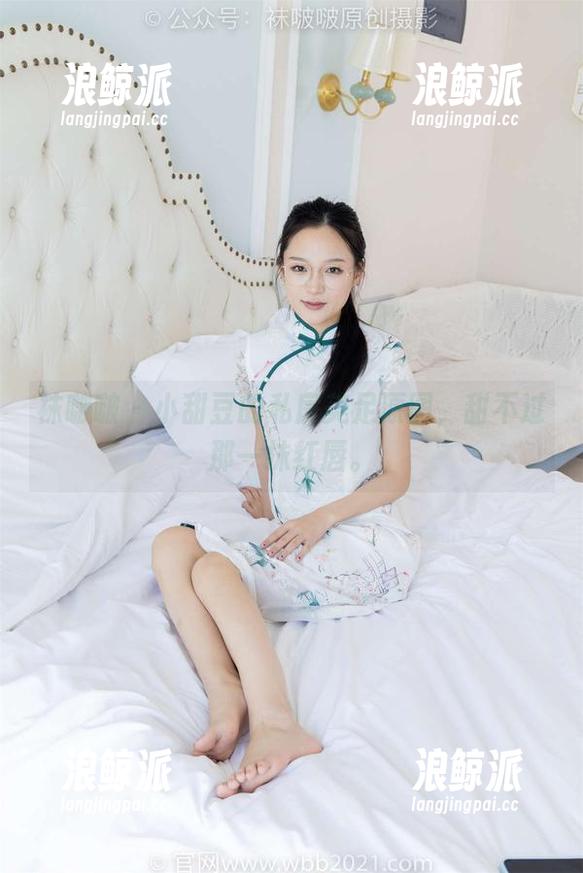 袜啵啵 - 小甜豆的私房美足原图，甜不过那一抹红唇。