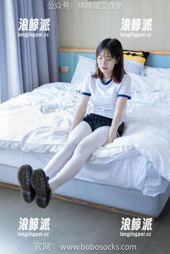 袜啵啵 - 瑶瑶短裙套图，这分明是给我眼球的极速充电吧？别不通过下载来补充能量哦。