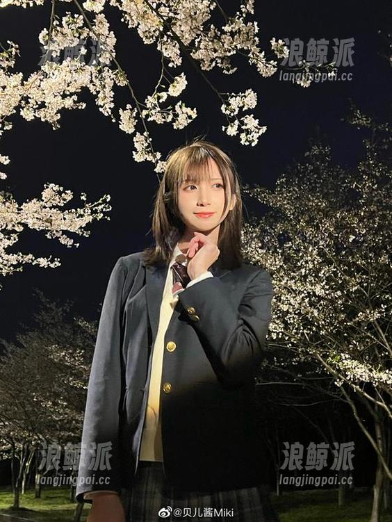 贝儿酱Miki的学姐角色，快来看图片里都藏了什么…