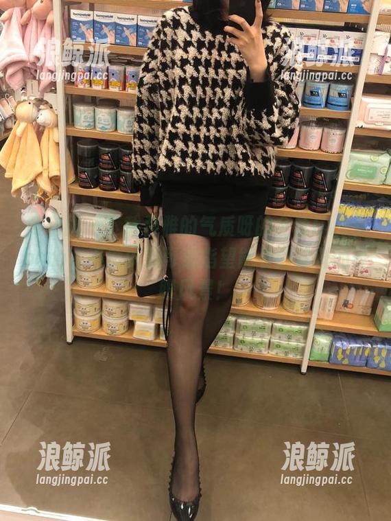 微密圈 - 下载雅雅的气质呀的全套livephoto，不然以后可别指望能看到这样的养眼风景！
